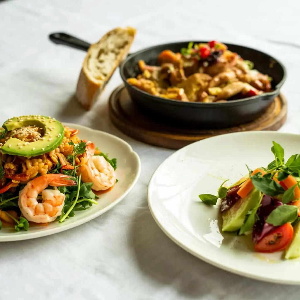 Creative serving ideas for garlic butter shrimp and rice